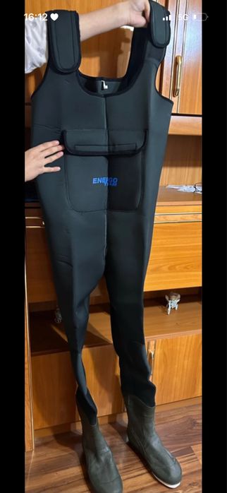 Costum acvatic ENEGRO