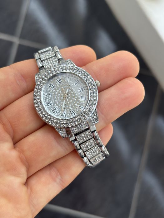 Часовник дамски ново