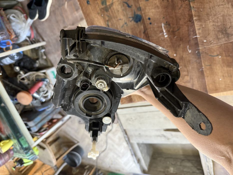 Фара гранта FL левая оригинал