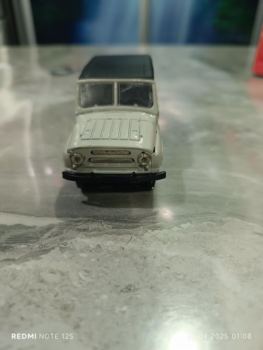 Продам модель автомобиля ссср 1:43
