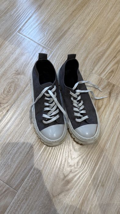 Женская обувь кроссовки и ботинки