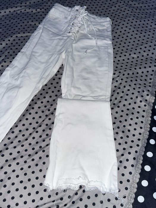 Pantaloni cu talie inalta