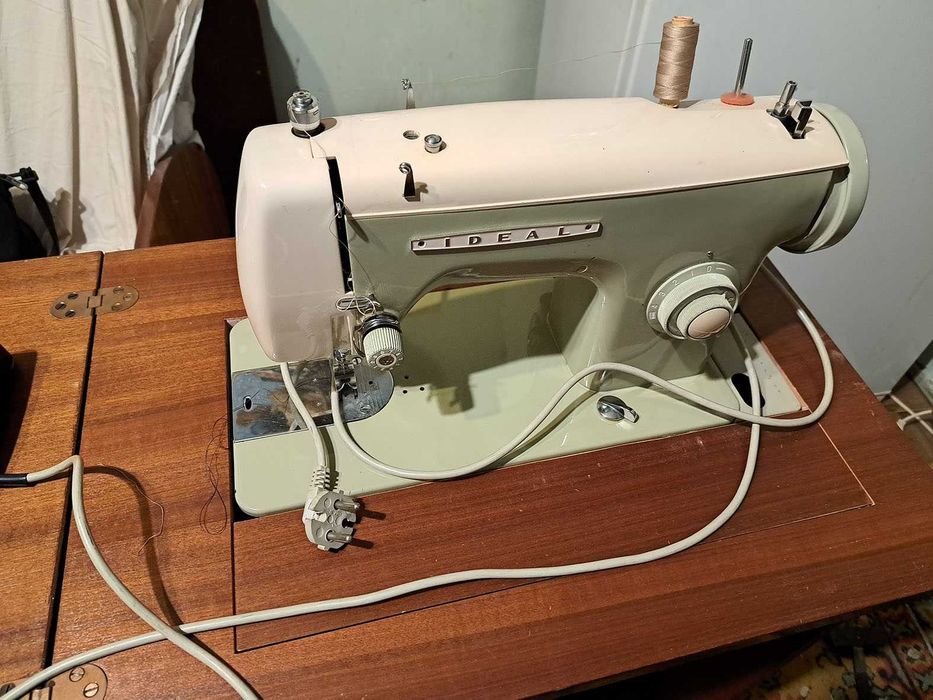 IDEAL - mașină de cusut electrică și manuală