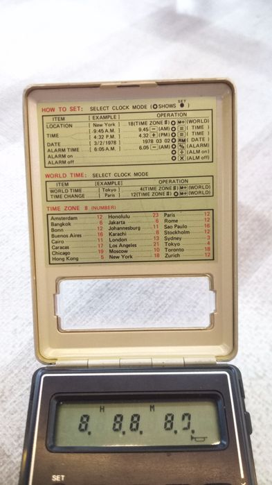 Калкулатор "Sharp" със часовник