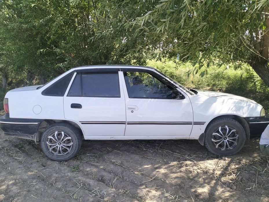 Продается машина 1999