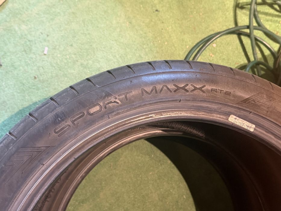 Anvelope Vara 255/40 R19 100Y – Dunlop Sport Maxx RT2 & Goodyear Eagle F1 Asymmetric 3 – ca noi