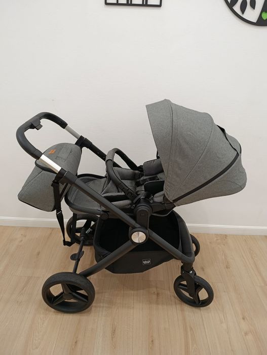 Коляска + сумка + тёплая накидка + дополнительный матрасик