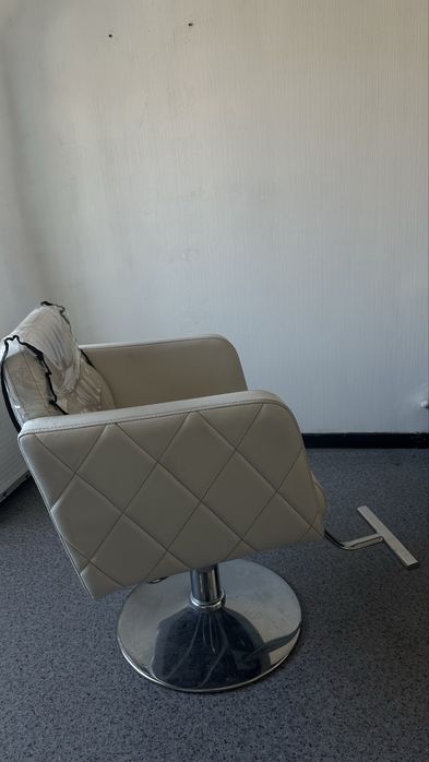 Парикмахерские кресла