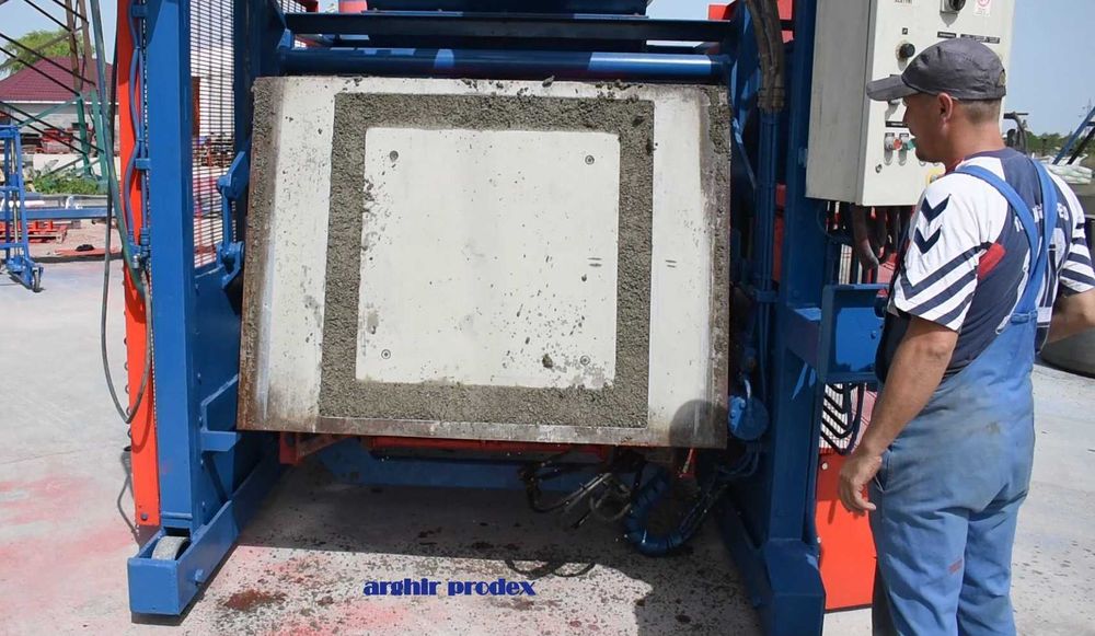 Mașină cămine beton, MASINA CGM camine și tuburi din beton