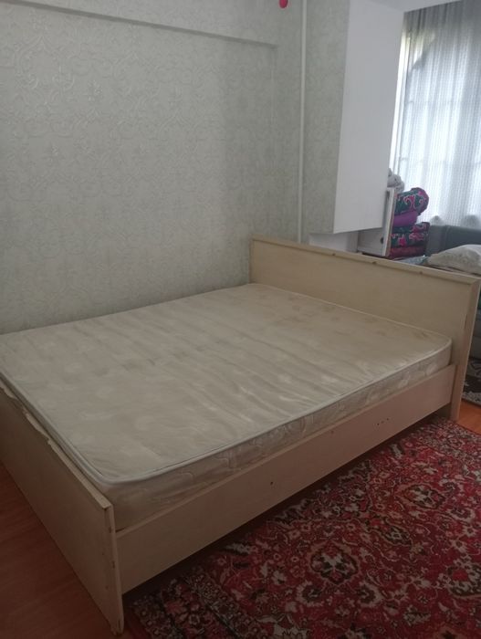 Спальный кровать