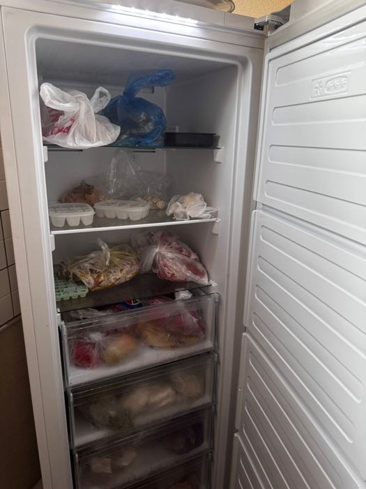 Продам Морозильник Беко