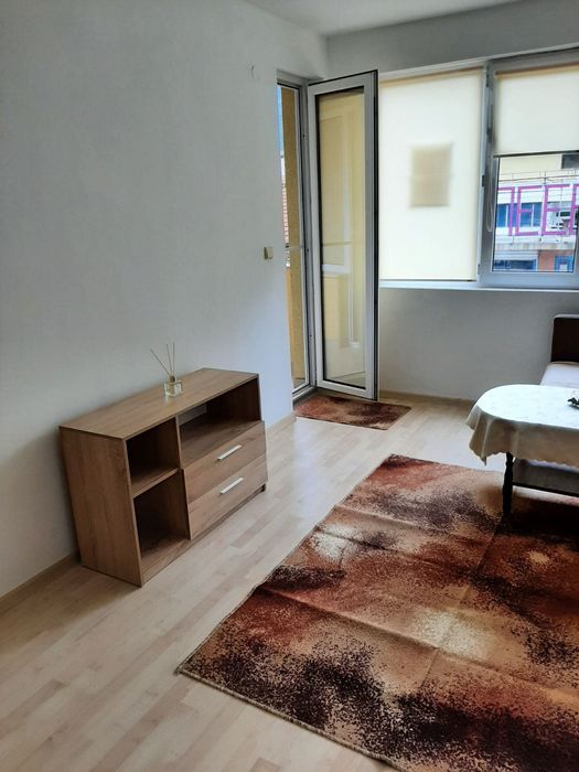 Дава се под наем Двустаен апартамент в Гоце Делчев - 70 кв.м за 204 € - Снимка #2