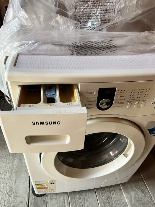Стиральная машинв SAMSUNG
