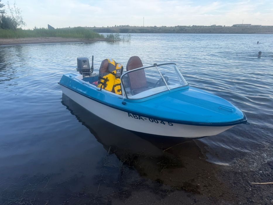 Продам лодку мотор yamaha40