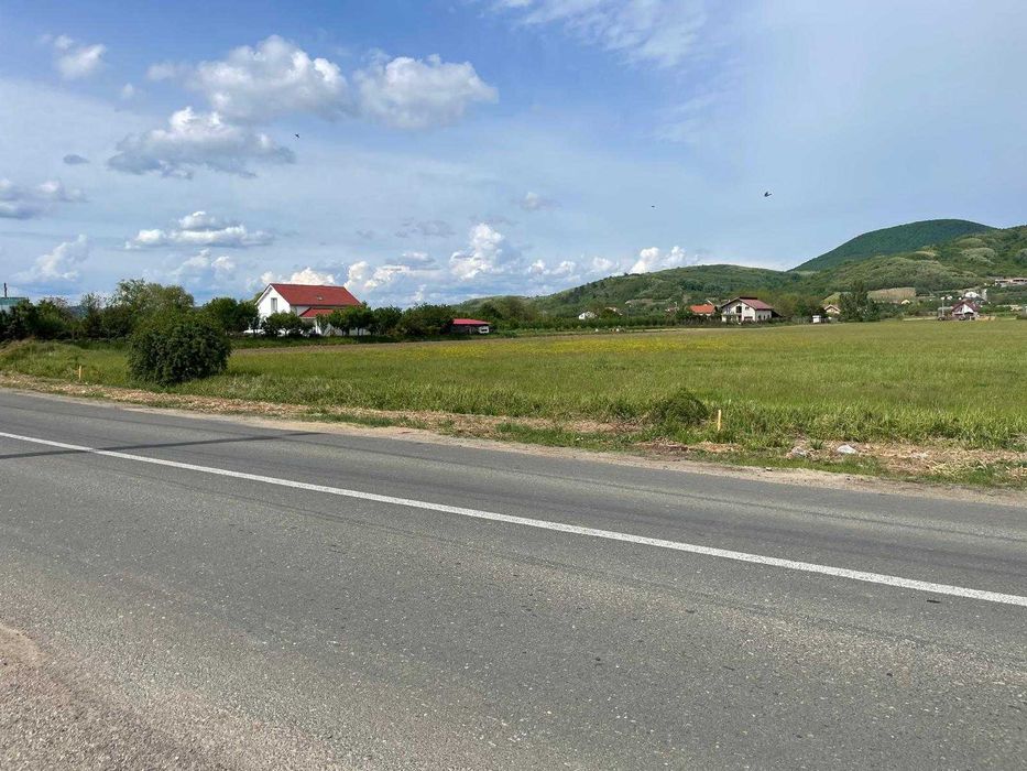 5755 mp teren intravilan Seini de vanzare, toate utilitățile, asfalt, construibil, plat, acces dublu