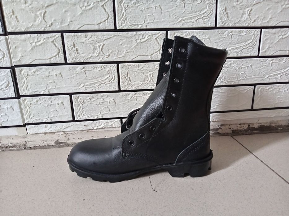 Продам не дорого военные вещи