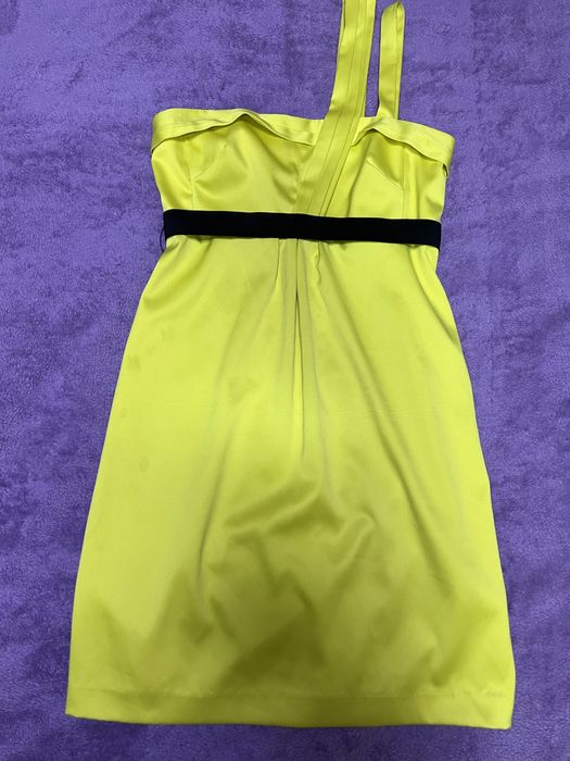 Платья, шорты, футболки.