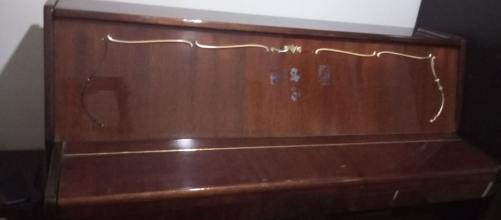 Pianino sotiladi, yaxshi holatda