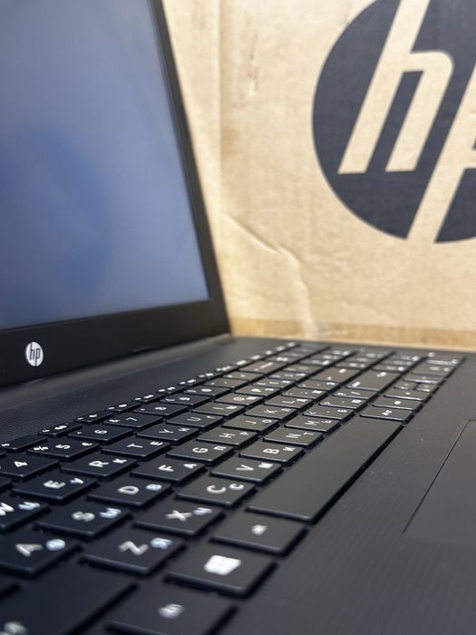Офисный ноутбук HP laptop