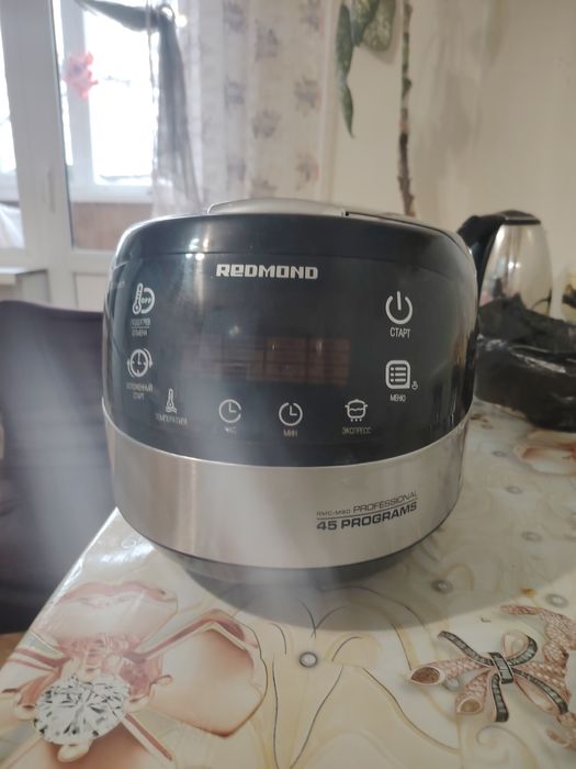 Продам мультиварку.