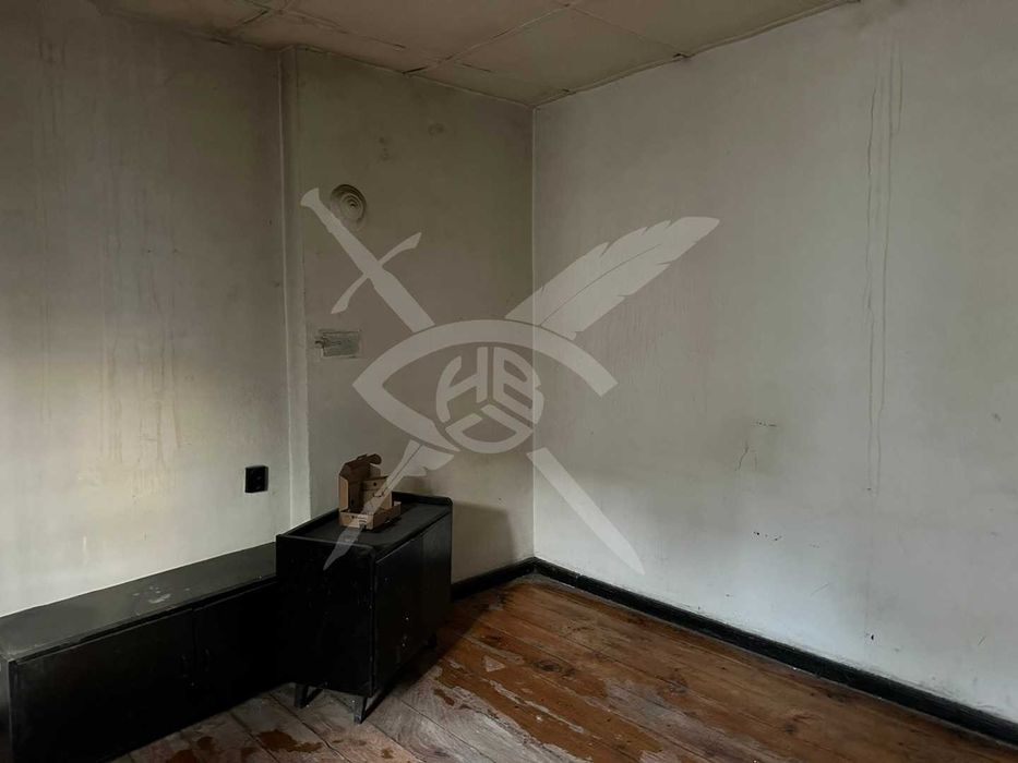 Продава се Тристаен апартамент в София, Център - 80 кв.м за 988 €/кв.м - Снимка #3