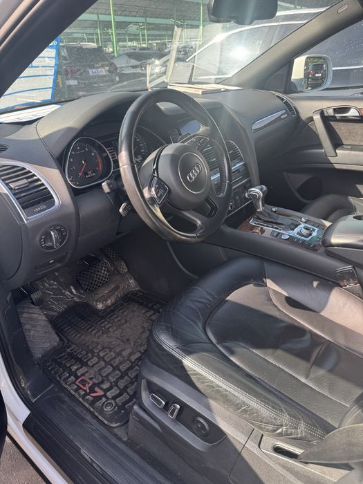 Audi Q7 в идеальном состоянии
