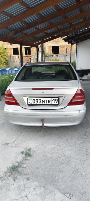 Срочно продам мерседес с180, 2001 год