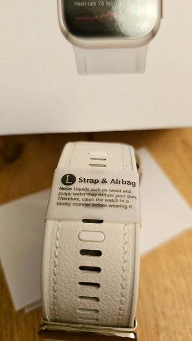 Смарт часовник HUAWEI WATCH D2