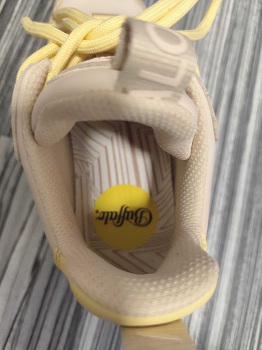 Adidași dama Buffalo