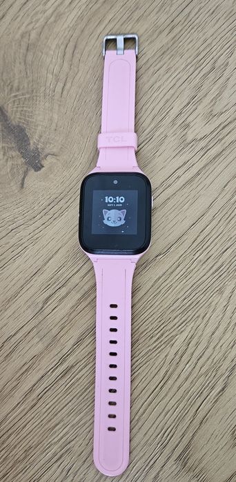 Ceas Smartwatch Copii TCL MOVETIME Family Watch MT40X (4G, GPS, Cameră, SOS) – Roz, Predare personală în Brașov sau cu plata în cont