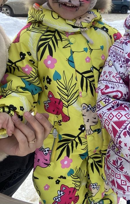 Продам зимний теплый комбинезон для девочки