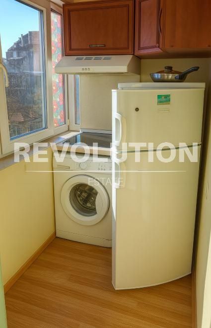 Дава се под наем Двустаен апартамент в Варна, Колхозен пазар - 50 кв.м за 325 € - Снимка #2