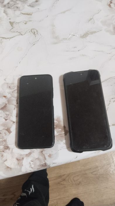 Продам два телефона