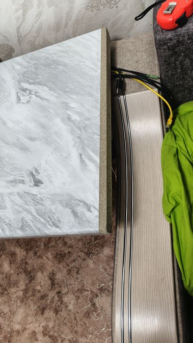 Продам стол для компьютера