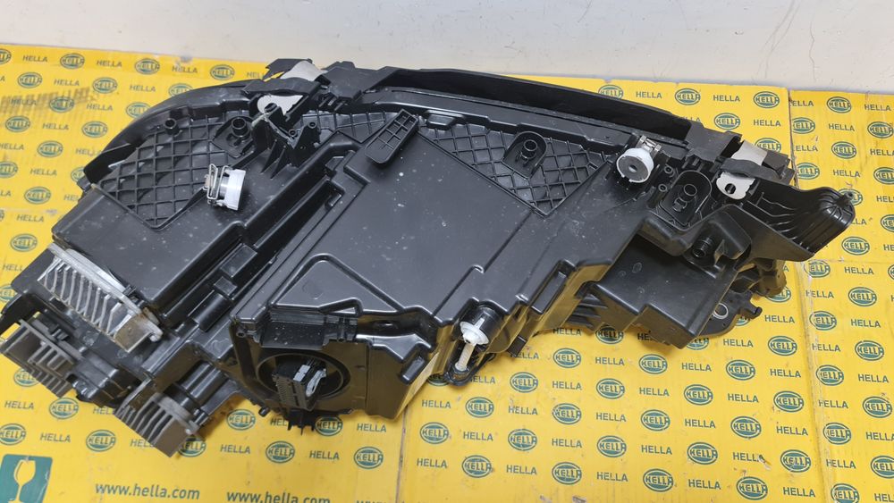 Far full led Laser BMW iX i20 stanga 5A3CEA2 spart avariat