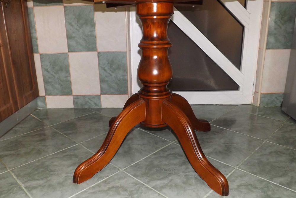 MASA EXTENSIBILA  din lemn masiv pentru 4 sau 6 persoane, Made in Germany, PERFECTA STARE