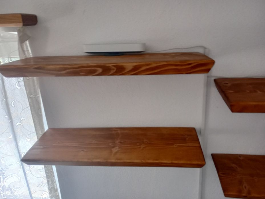 Rafturi plutitoare din lemn masiv