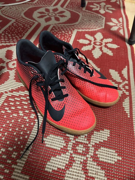 Ghete fotbal Nike Bravata II IC