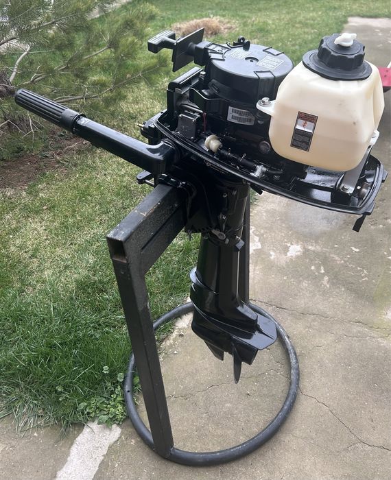 Мотор с резиновой лодкой