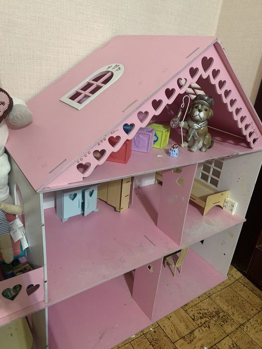 Продается очаровательный Кукольный домик