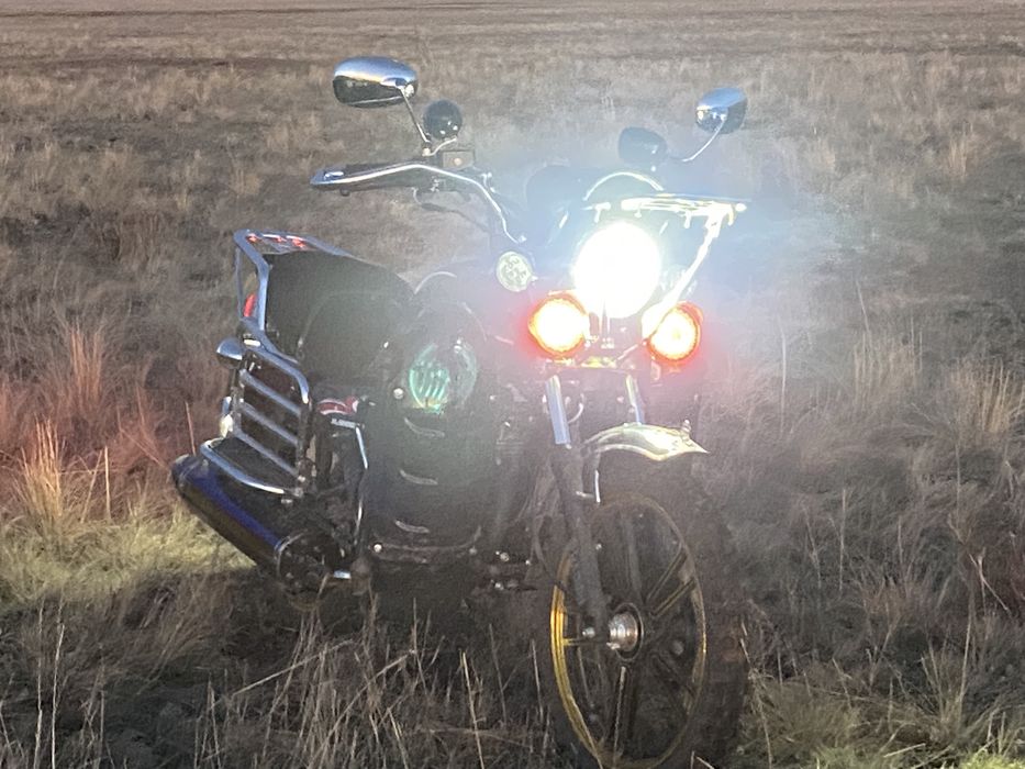 Продаю мотоцикл 200куб