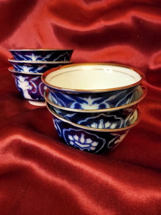 Пиалы  чайные  с  восточным колоритом