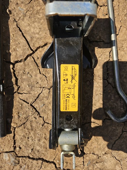 Крик с ключ за Nissan Qashkai