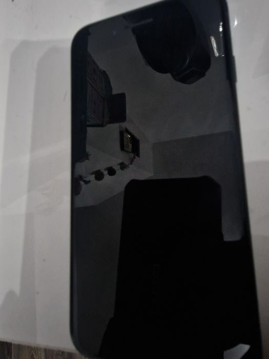 Iphone se 2020 за части