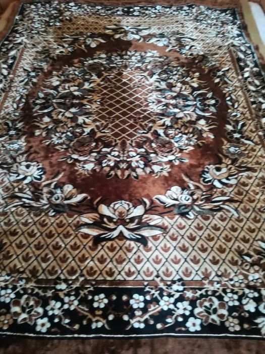 Ковры шерстяные и бельгийские.