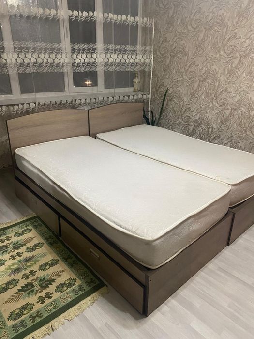 Продам кровать с матрасом