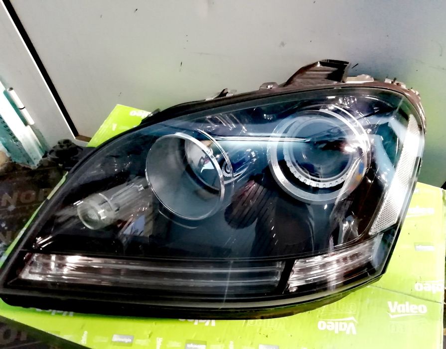 Фар фарове за Mercedes ML W164 / Мерцедес МЛ W164 Black Edition.