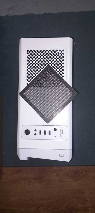 VandCarcasa AeroCool ATX Aerocool Cylon RGB White - USB3.0
fara sursa
