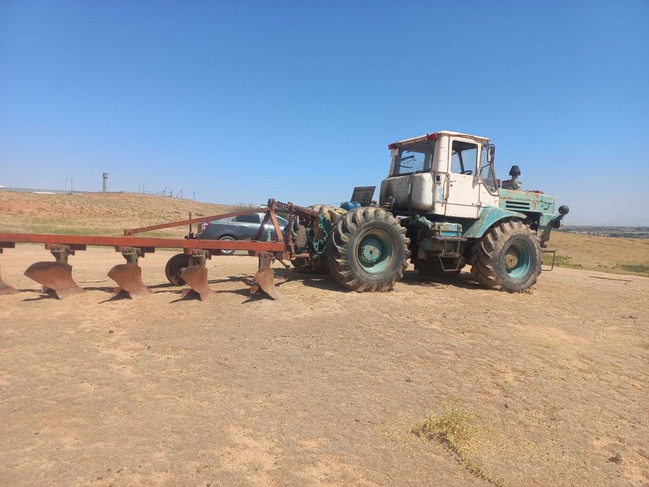 Продается трактор Т150 с 5 корпусным плугом