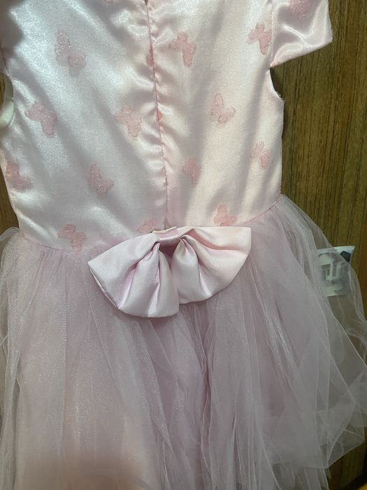 Платье для девочки лет 5-6 светло розовое